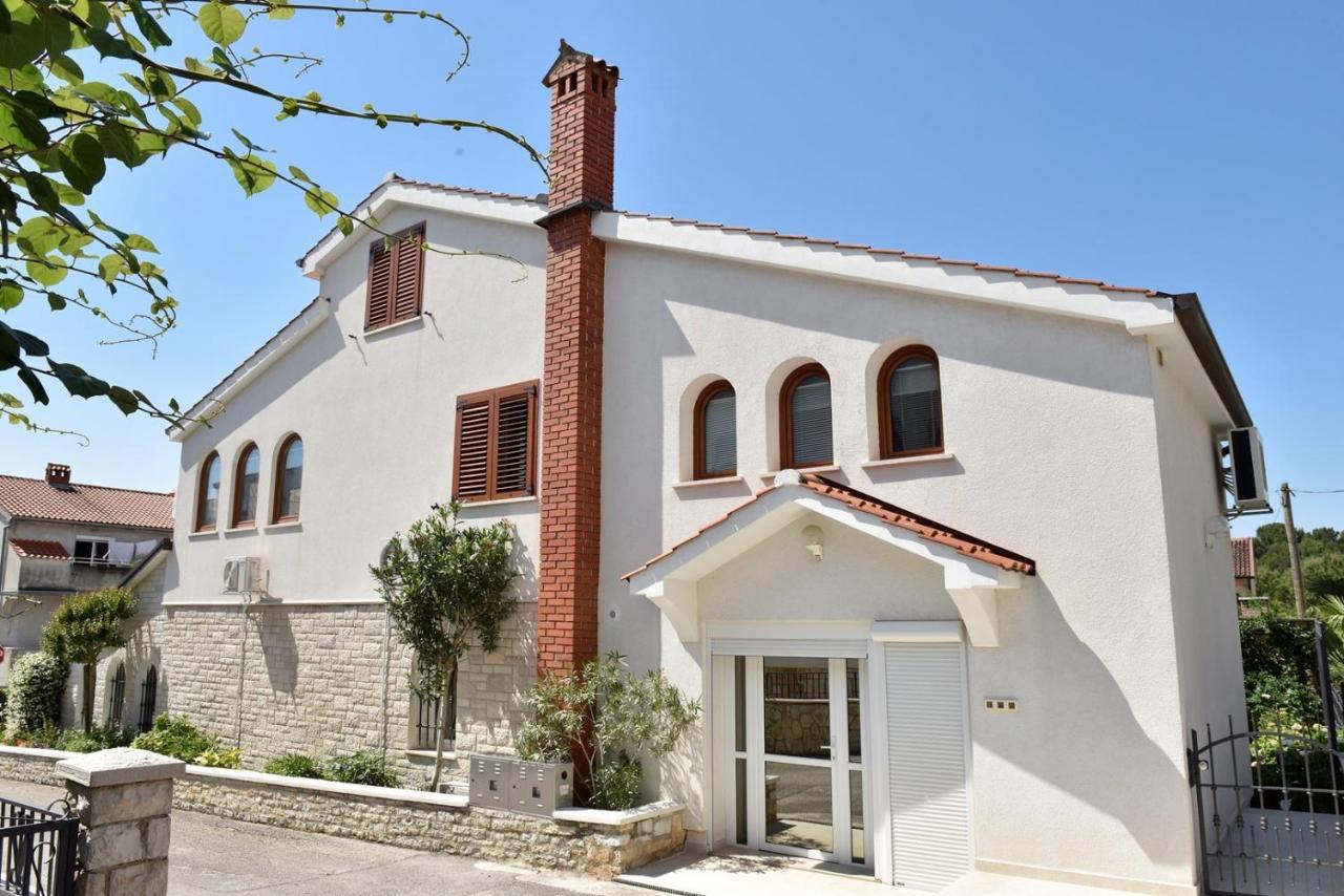 Apartments Lavizatic Poreč Exterior foto